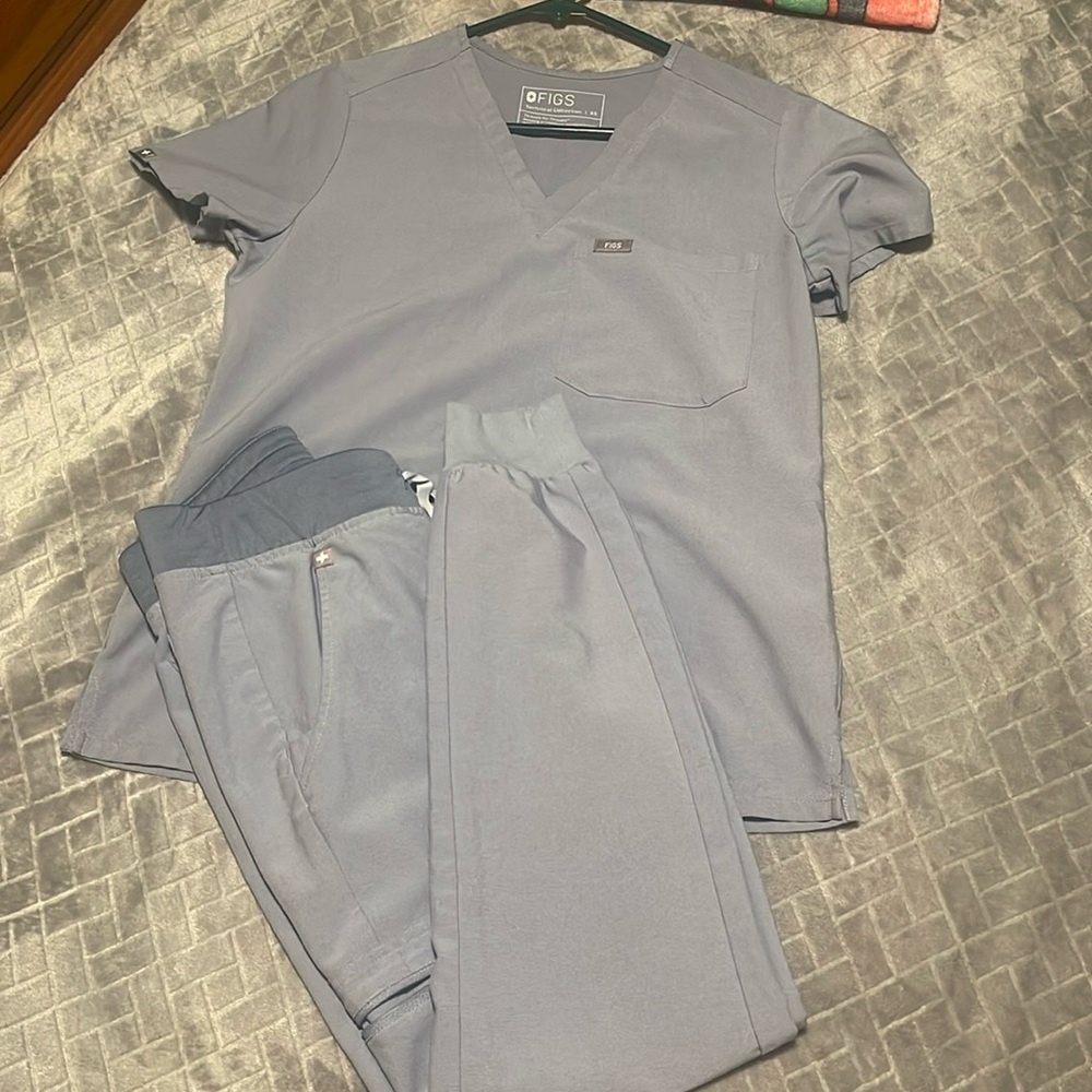 Figs scrub set